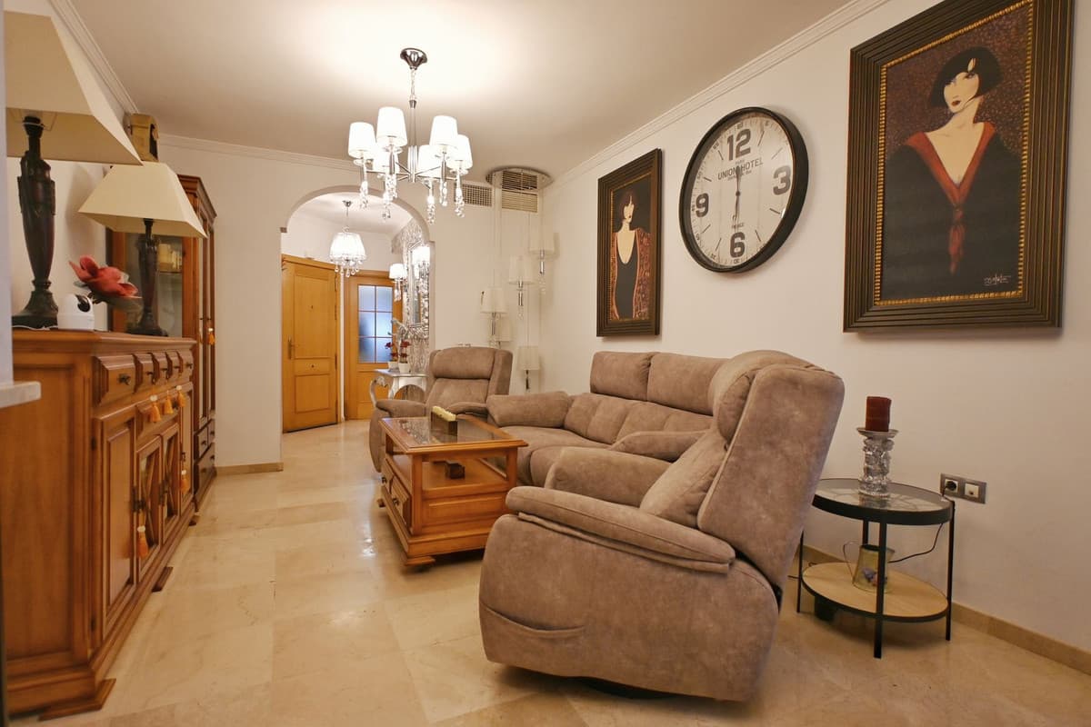 Middle Floor Apartment in Fuengirola — photo 5 of 10