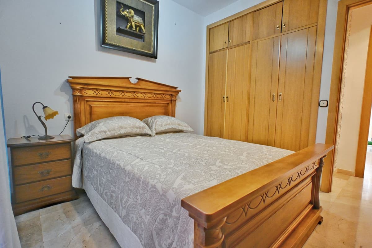 Middle Floor Apartment in Fuengirola — photo 9 of 10