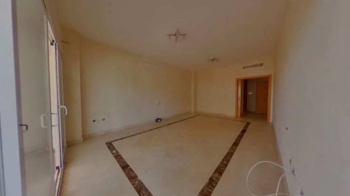 Ground Floor Apartment in Benahavís — photo 5 of 10