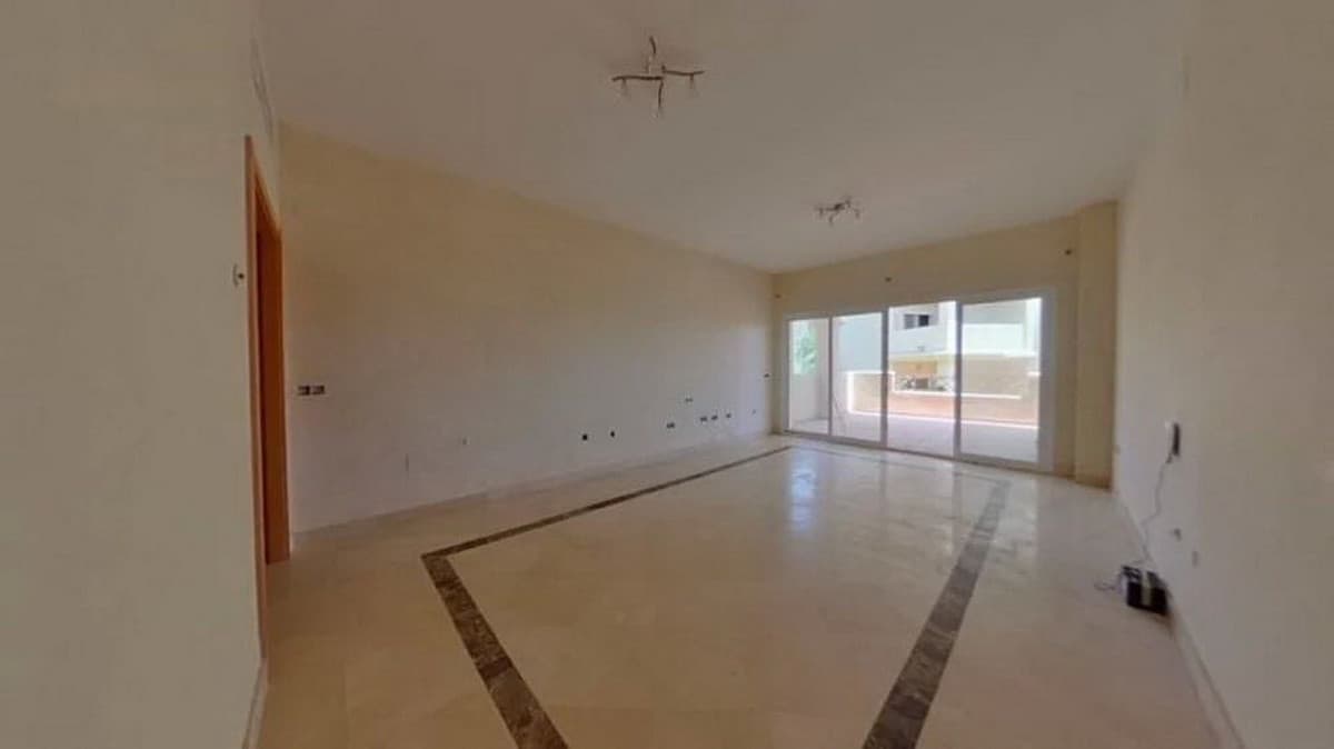 Ground Floor Apartment in Benahavís — photo 6 of 10