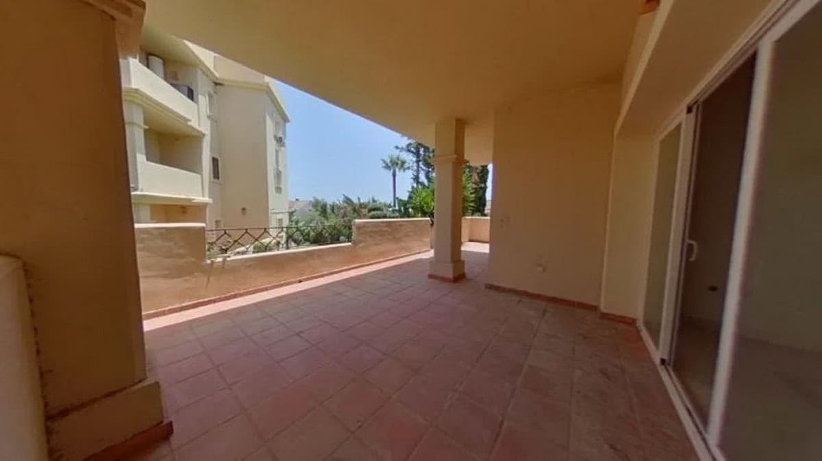 Ground Floor Apartment in Benahavís — photo 7 of 10