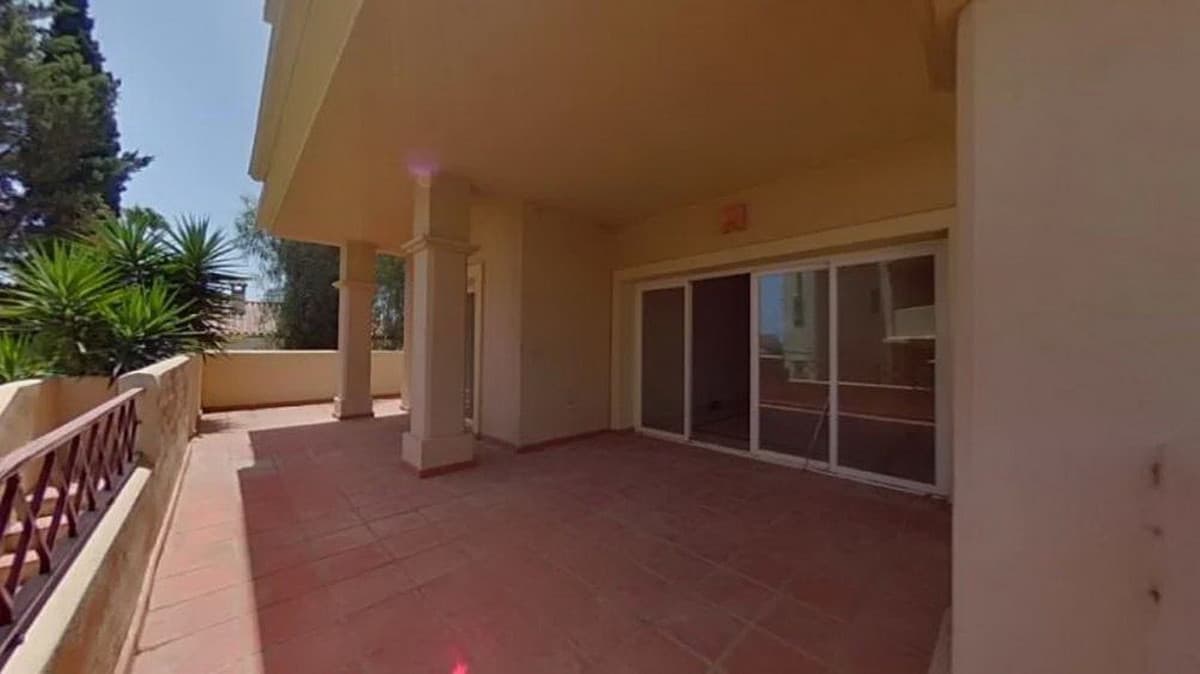 Ground Floor Apartment in Benahavís — photo 8 of 10