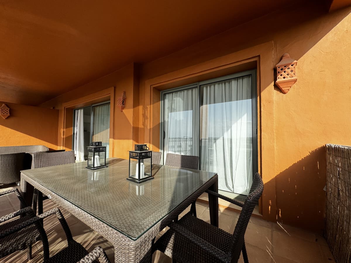 Middle Floor Apartment in Estepona — photo 9 of 10