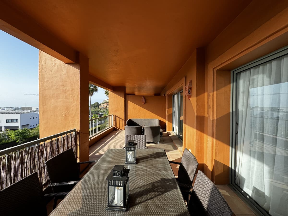 Middle Floor Apartment in Estepona — photo 10 of 10
