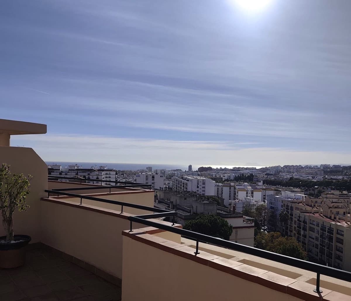 Penthouse in Estepona — photo 1 of 10