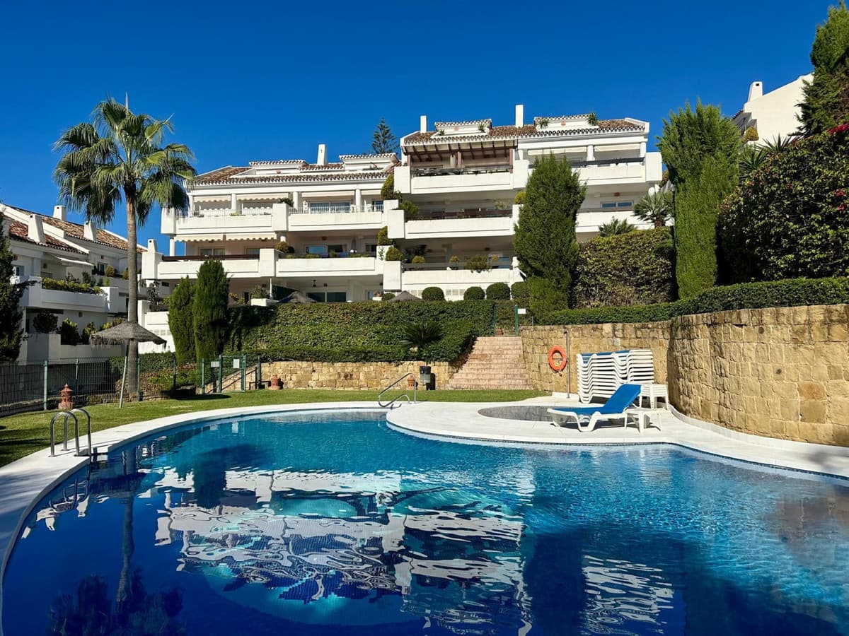 Middle Floor Apartment in Nueva Andalucía — photo 1 of 10