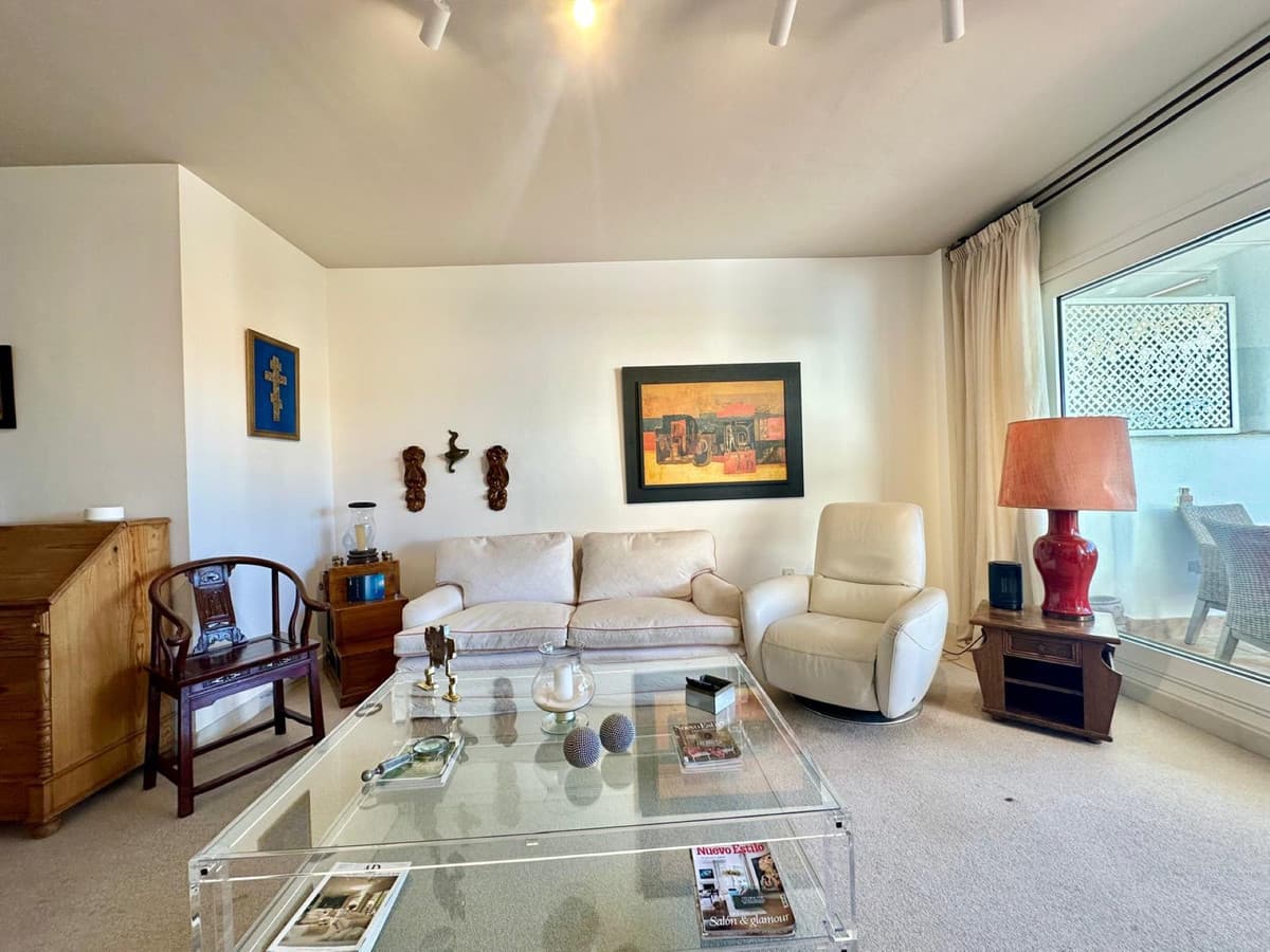 Middle Floor Apartment in Nueva Andalucía — photo 9 of 10