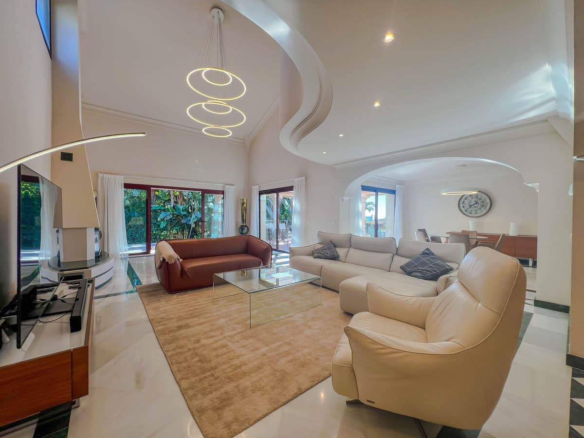 Detached Villa in Los Flamingos — photo 1 of 10