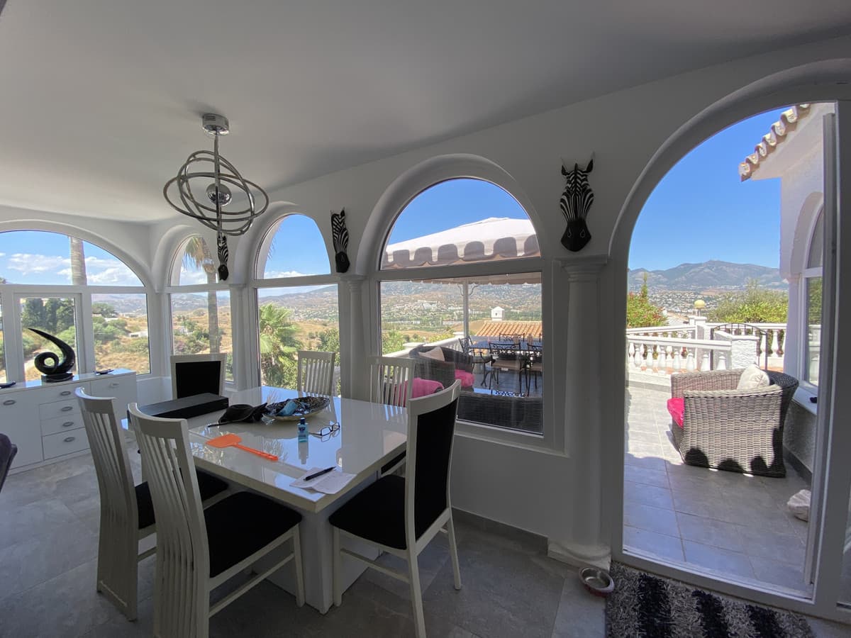 Detached Villa in Cerros del Aguila — photo 3 of 10