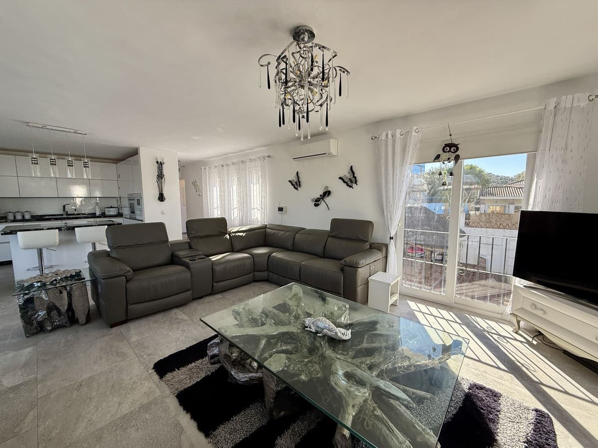Detached Villa in Cerros del Aguila — photo 8 of 10