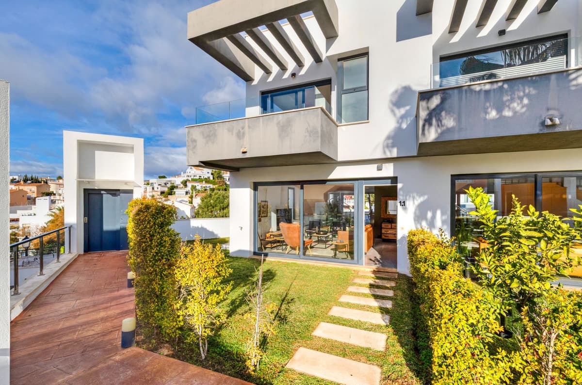 Townhouse in Torreblanca — photo 2 of 10
