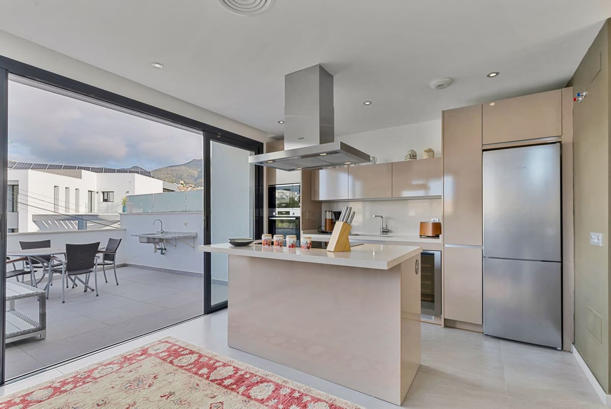 Townhouse in Torreblanca — photo 7 of 10