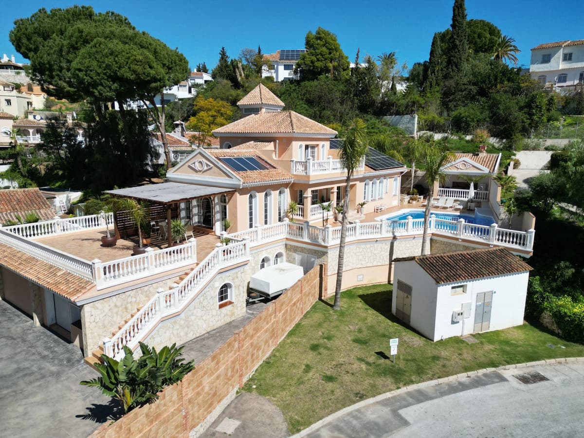 Detached Villa in Mijas Costa — photo 1 of 10