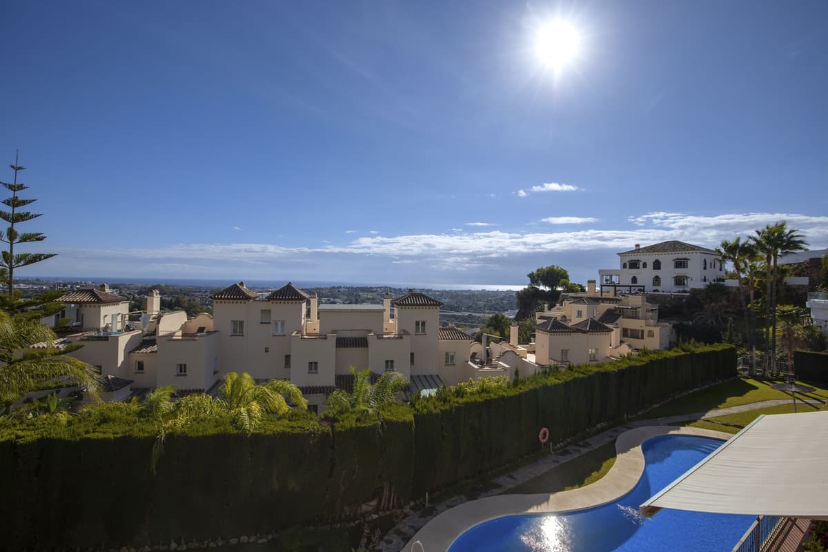 Middle Floor Apartment in Los Almendros — photo 1 of 10