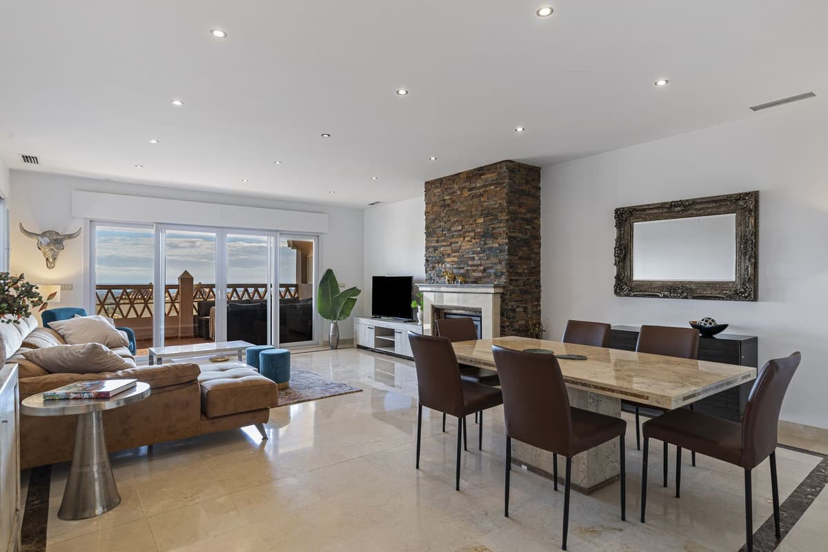 Middle Floor Apartment in Los Almendros — photo 5 of 10
