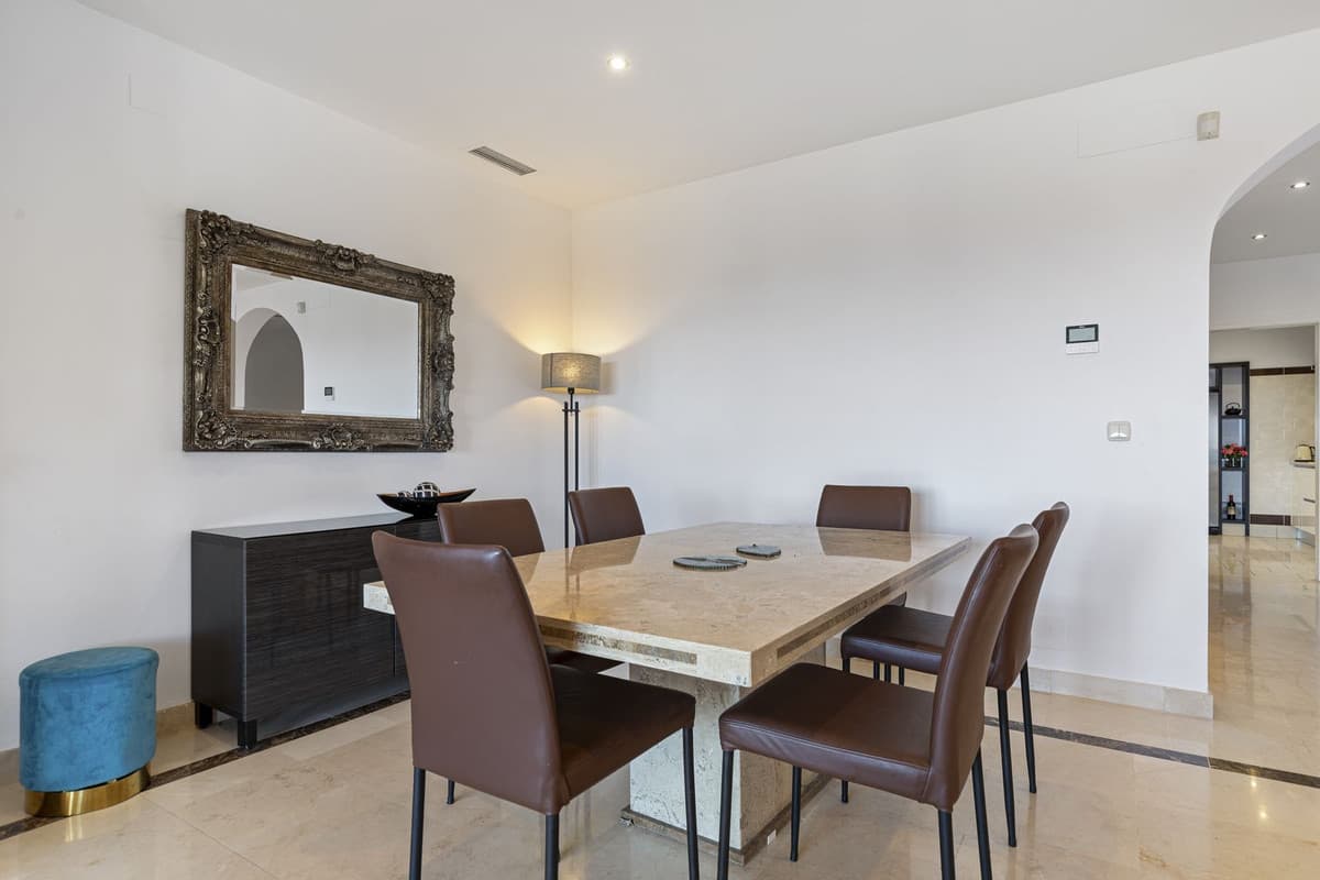Middle Floor Apartment in Los Almendros — photo 7 of 10