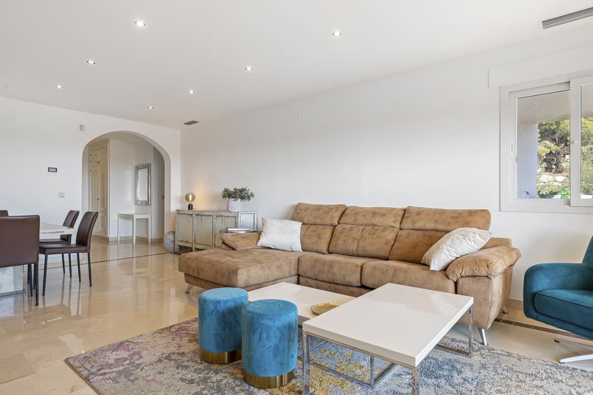Middle Floor Apartment in Los Almendros — photo 9 of 10
