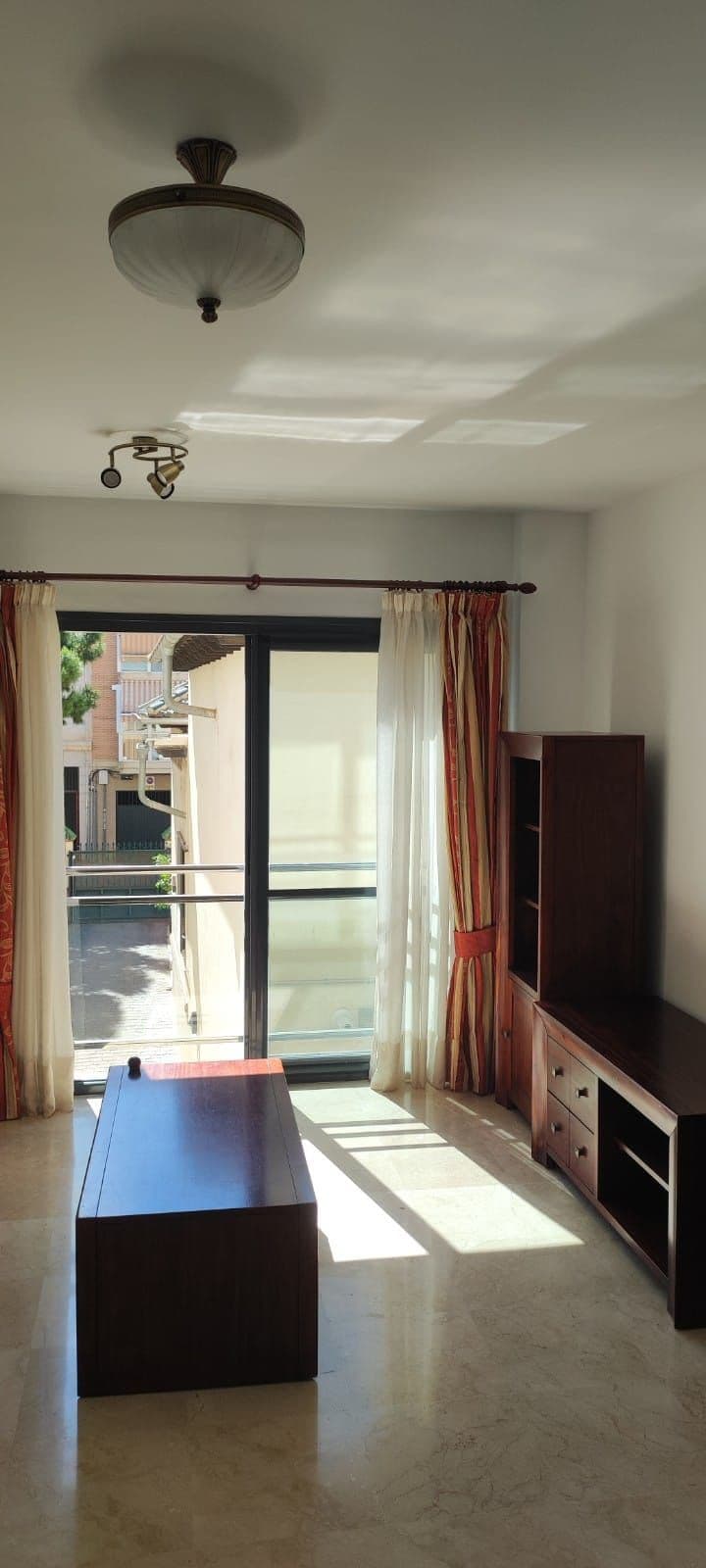Middle Floor Apartment in Málaga Centro — photo 2 of 10