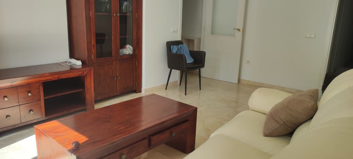 Middle Floor Apartment in Málaga Centro — photo 9 of 10
