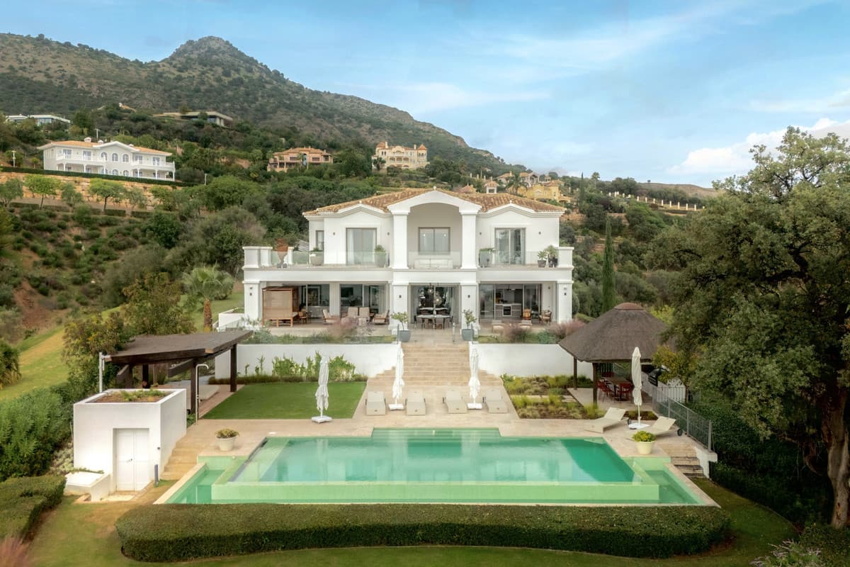 Detached Villa in Benahavís — photo 2 of 10