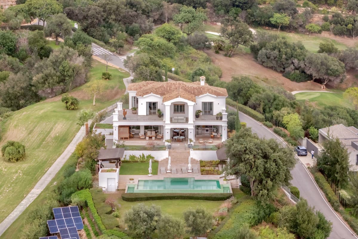 Detached Villa in Benahavís — photo 3 of 10