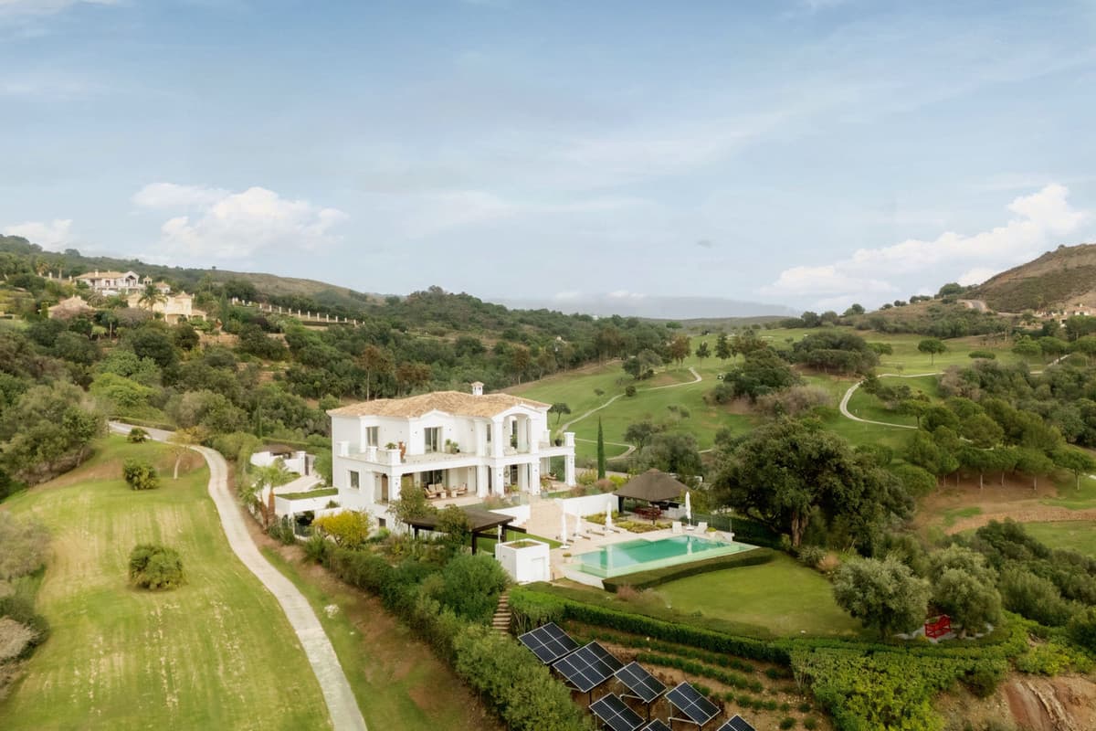 Detached Villa in Benahavís — photo 4 of 10