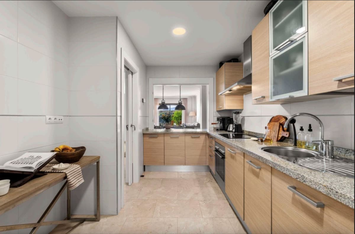 Ground Floor Apartment in Benahavís — photo 7 of 10