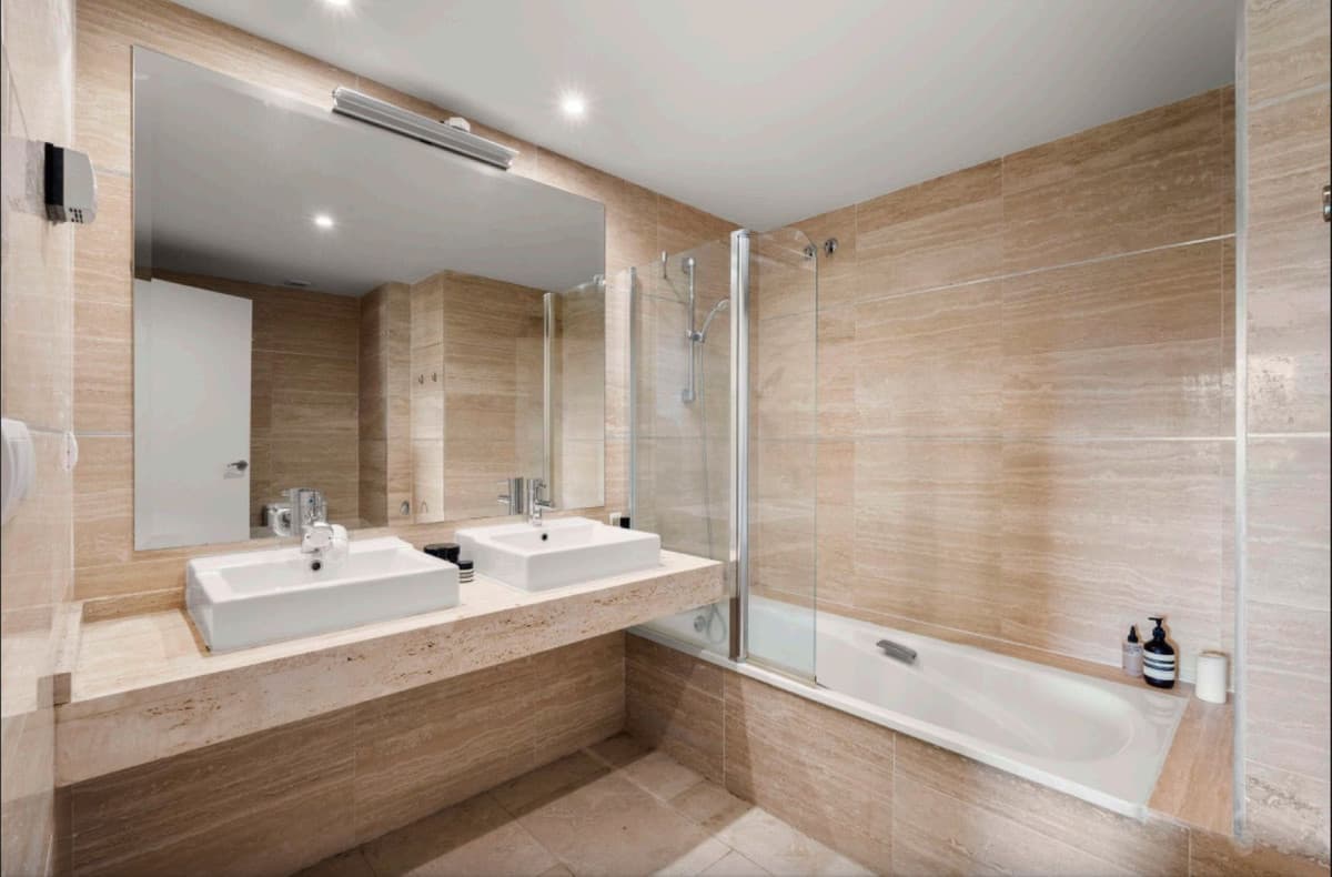 Ground Floor Apartment in Benahavís — photo 8 of 10