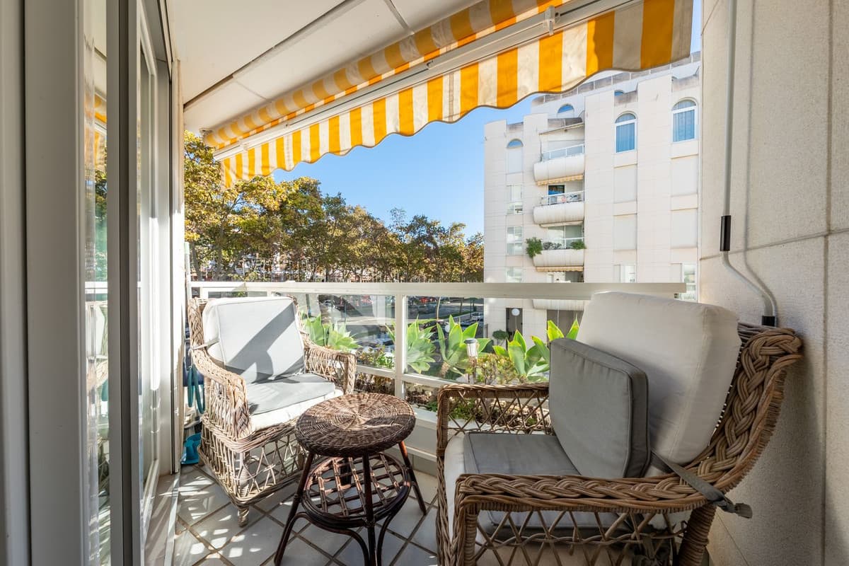 Middle Floor Apartment in Marbella — photo 3 of 10