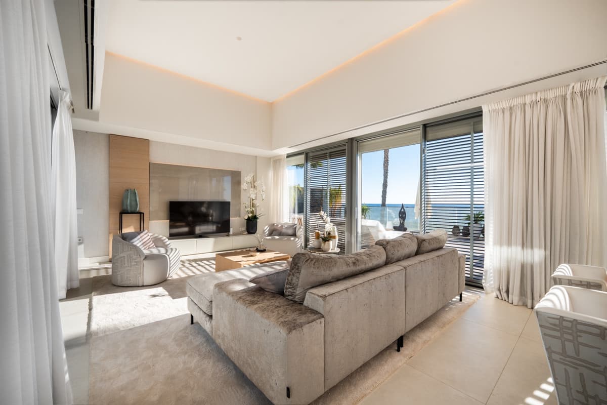Detached Villa in Estepona — photo 2 of 10