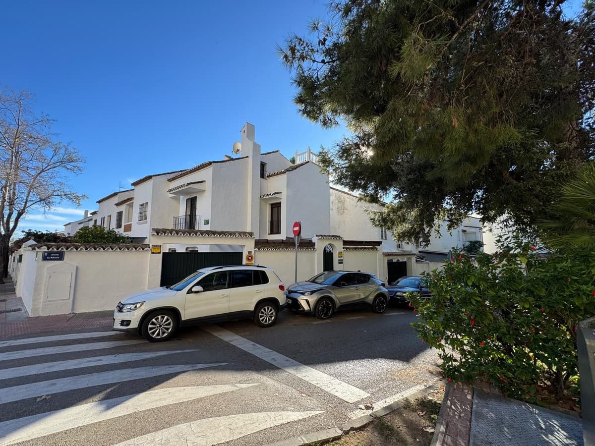 Townhouse in Marbella — photo 1 of 10