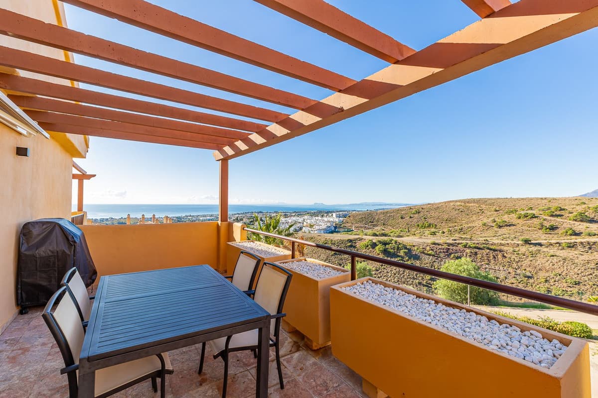 Penthouse in Benahavís — photo 9 of 10