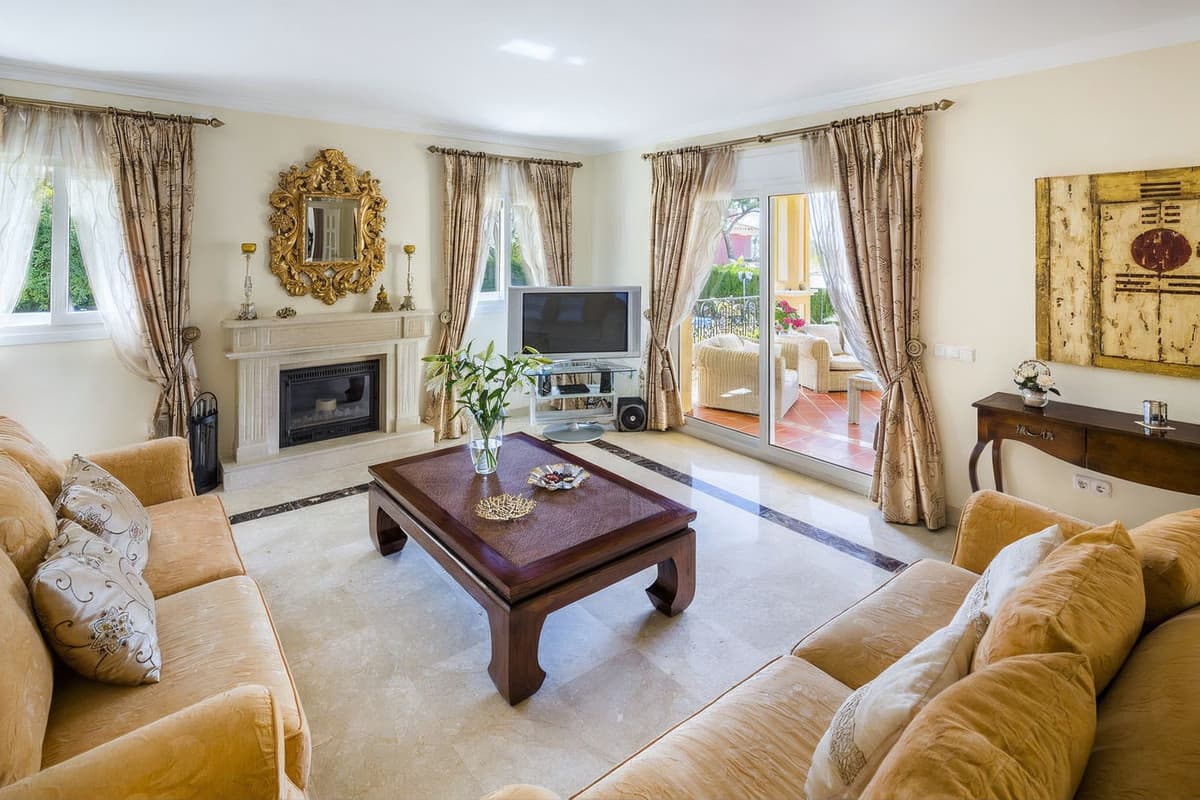 Detached Villa in Elviria — photo 5 of 10