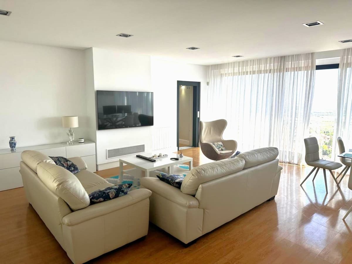 Detached Villa in Alhaurín de la Torre — photo 7 of 10