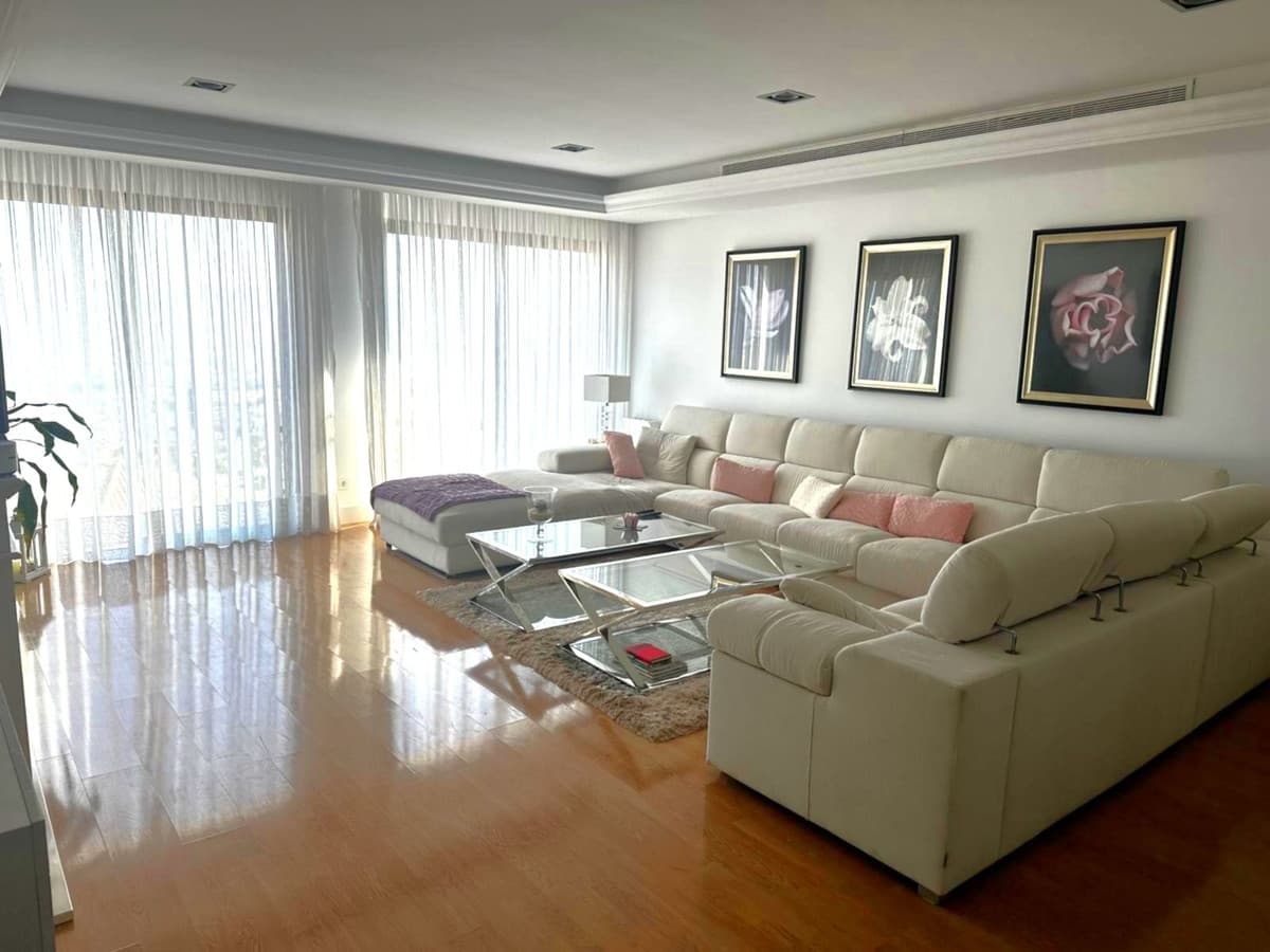 Detached Villa in Alhaurín de la Torre — photo 8 of 10