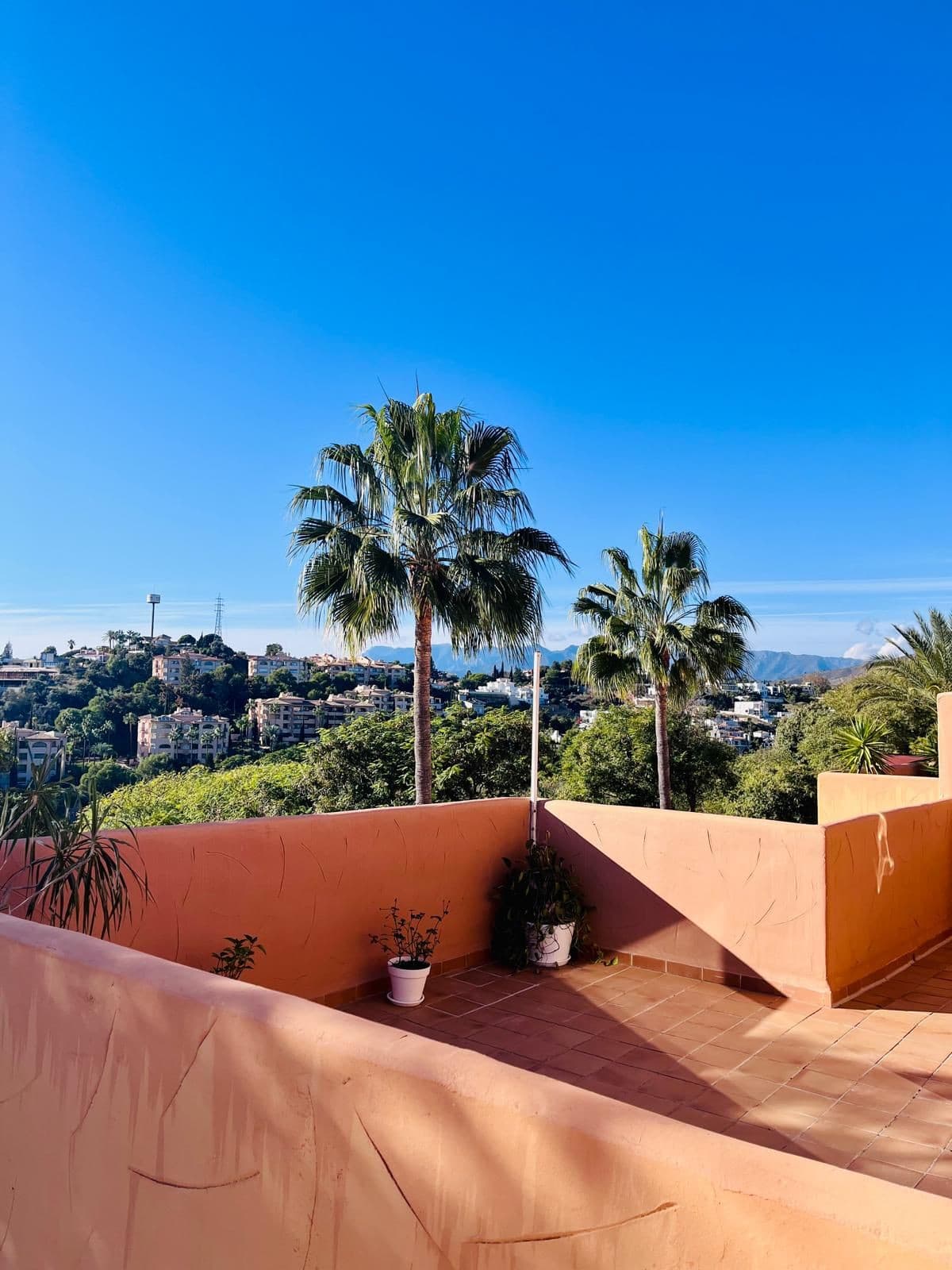 Penthouse Duplex in Elviria — photo 2 of 10