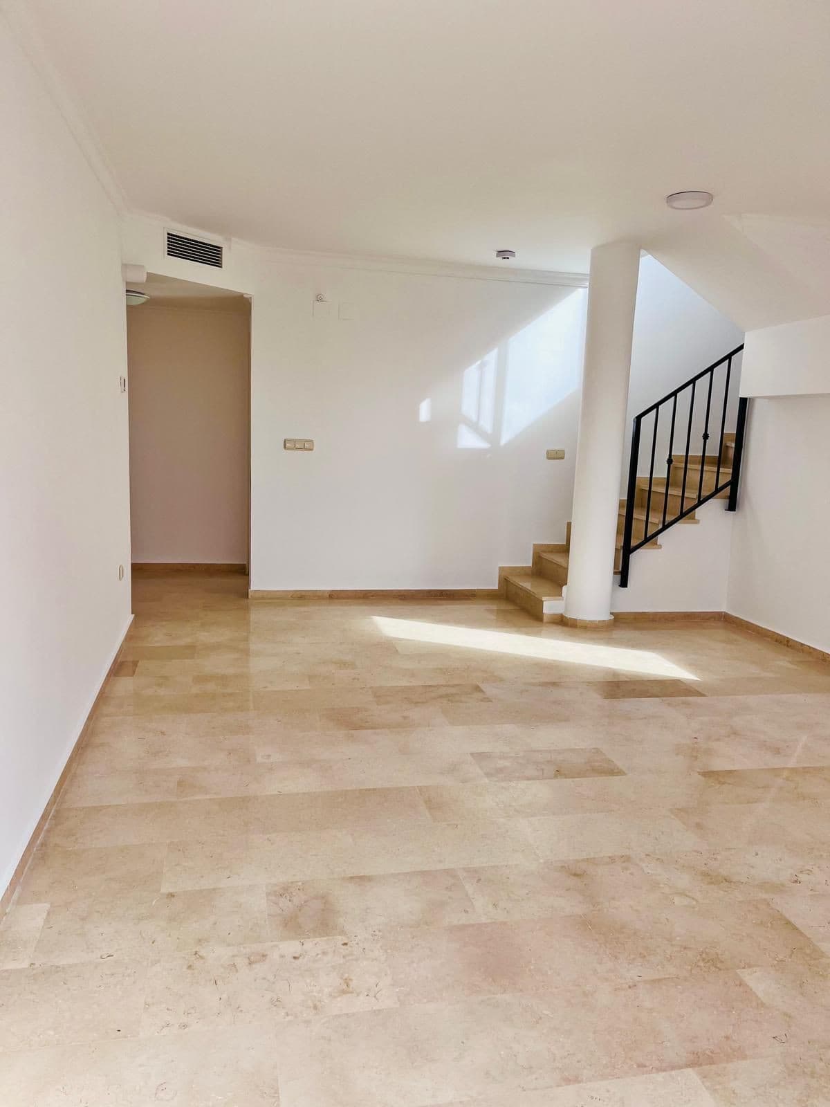 Penthouse Duplex in Elviria — photo 6 of 10