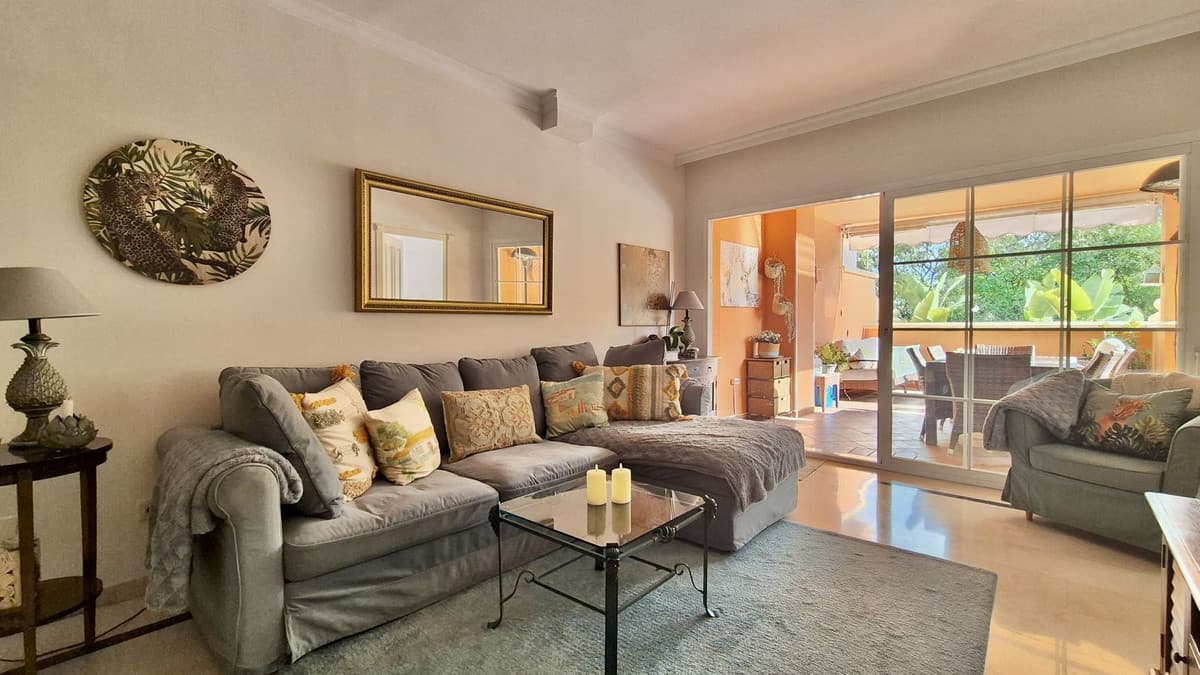 Middle Floor Apartment in Nueva Andalucía — photo 2 of 10