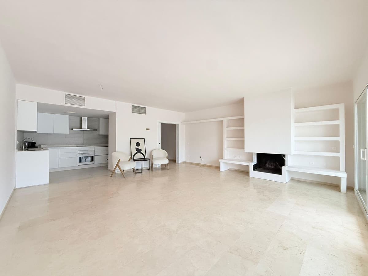 Ground Floor Apartment in The Golden Mile — photo 4 of 10