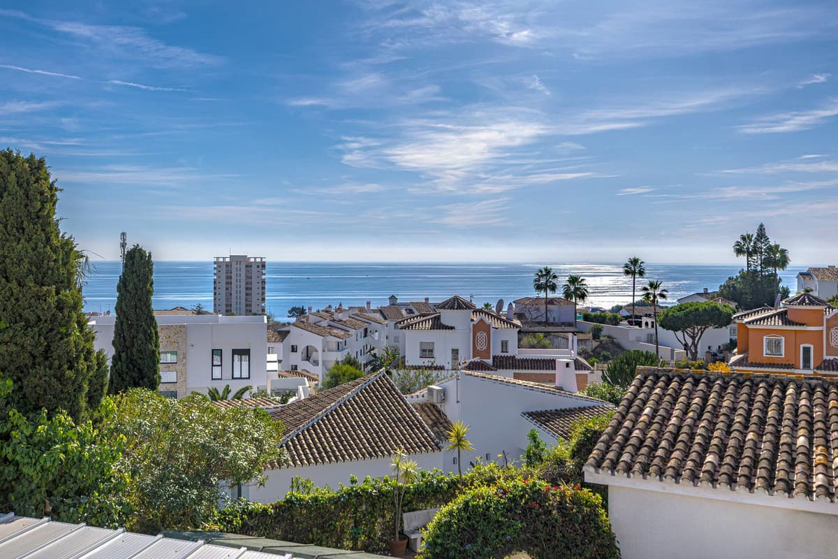 Detached Villa in Riviera del Sol — photo 1 of 10