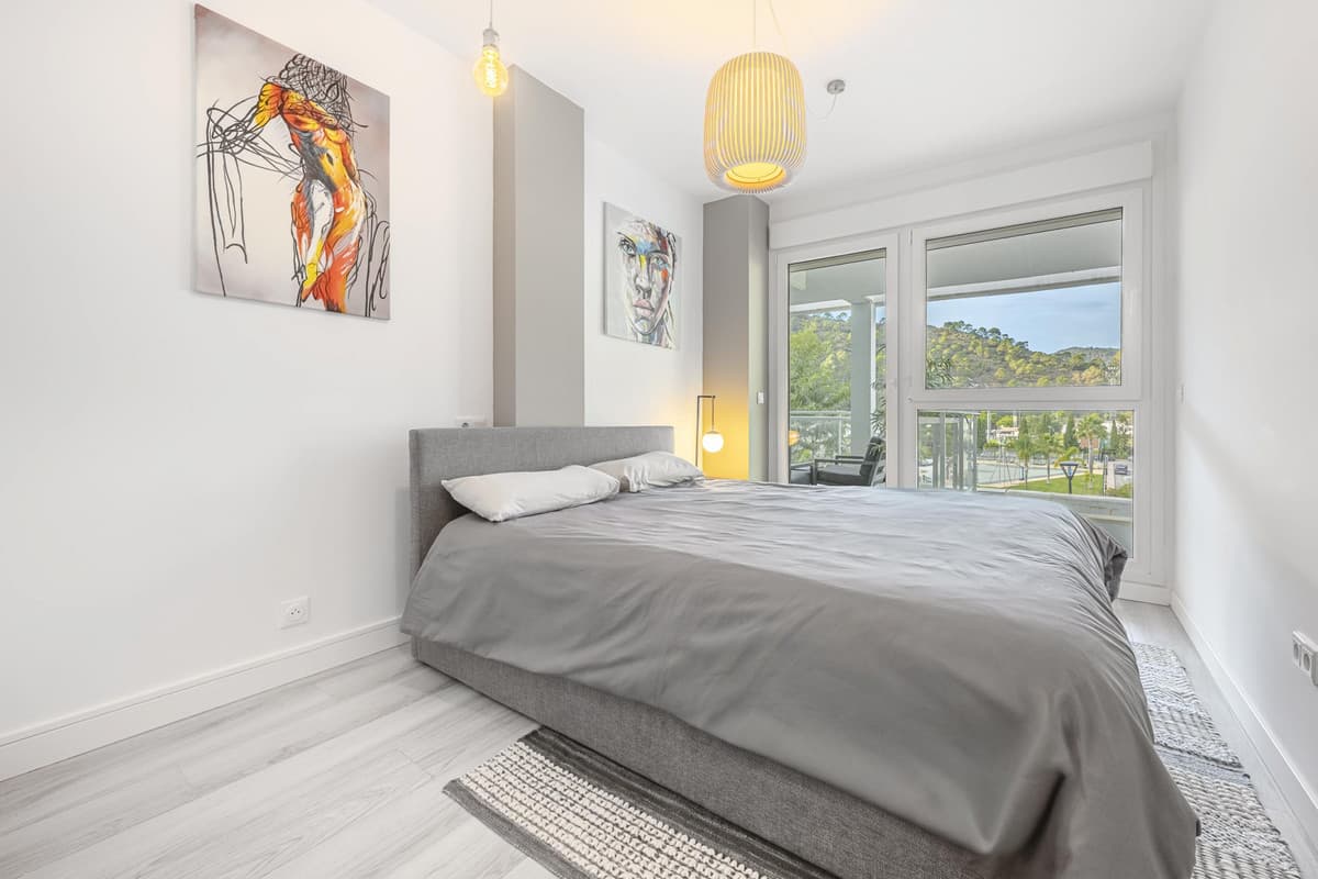 Middle Floor Apartment in Benahavís — photo 9 of 10