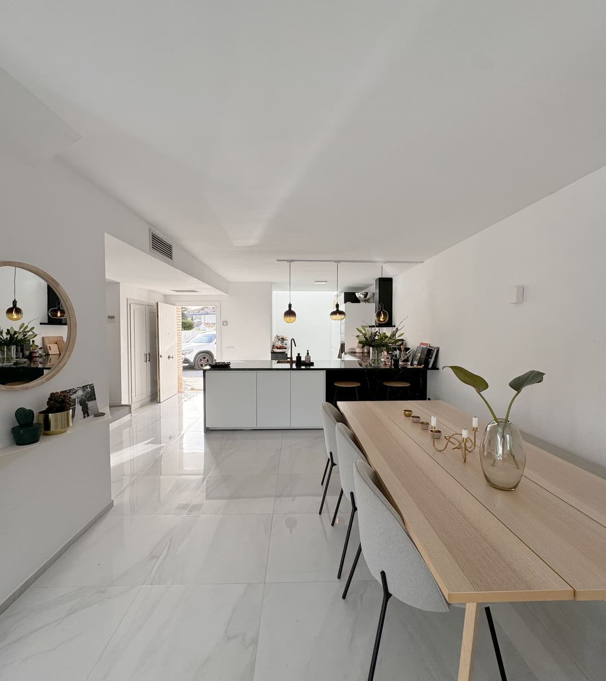 Townhouse in Nueva Andalucía — photo 1 of 10
