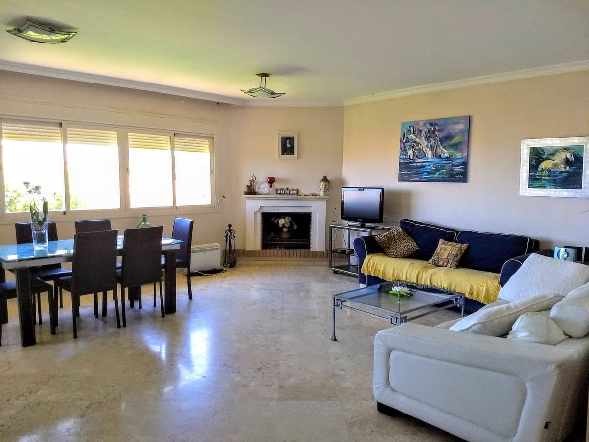 Middle Floor Apartment in La Mairena — photo 3 of 10