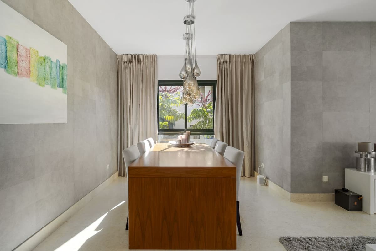 Ground Floor Apartment in Benahavís — photo 3 of 10