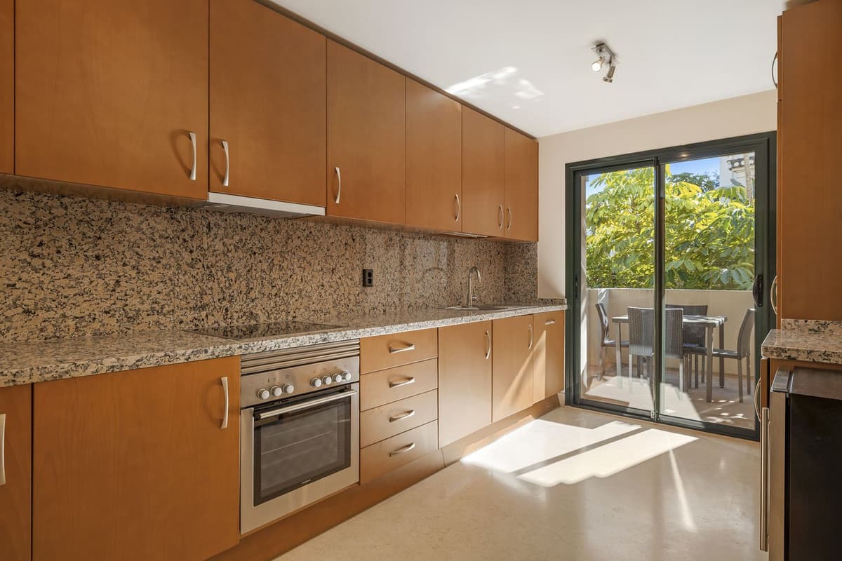 Ground Floor Apartment in Benahavís — photo 9 of 10
