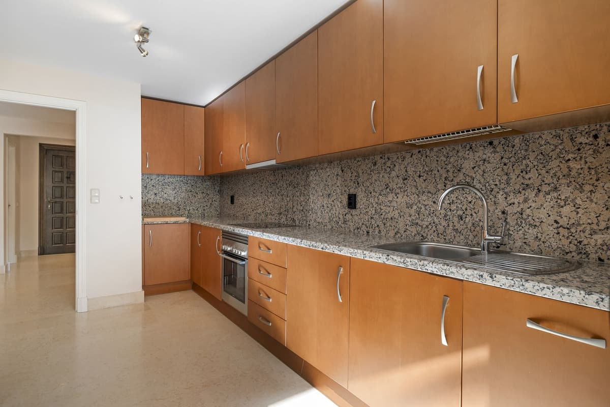 Ground Floor Apartment in Benahavís — photo 10 of 10