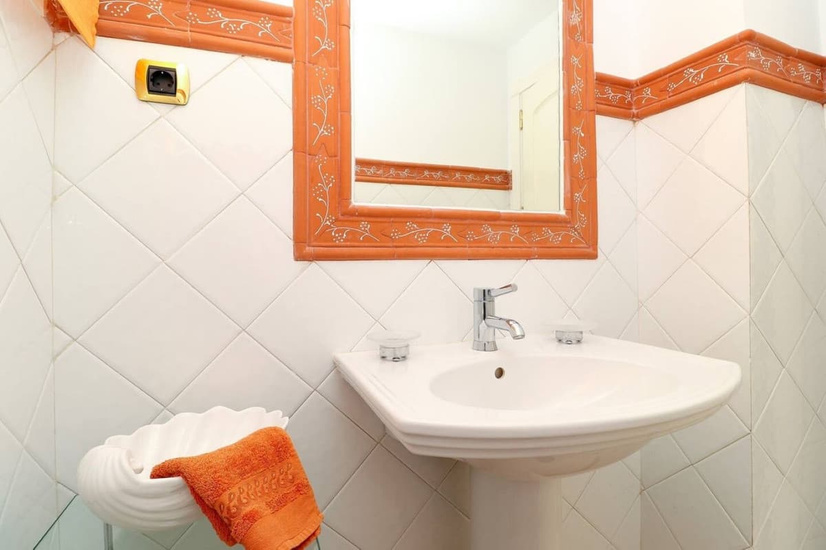 Ground Floor Apartment in Los Monteros — photo 7 of 10