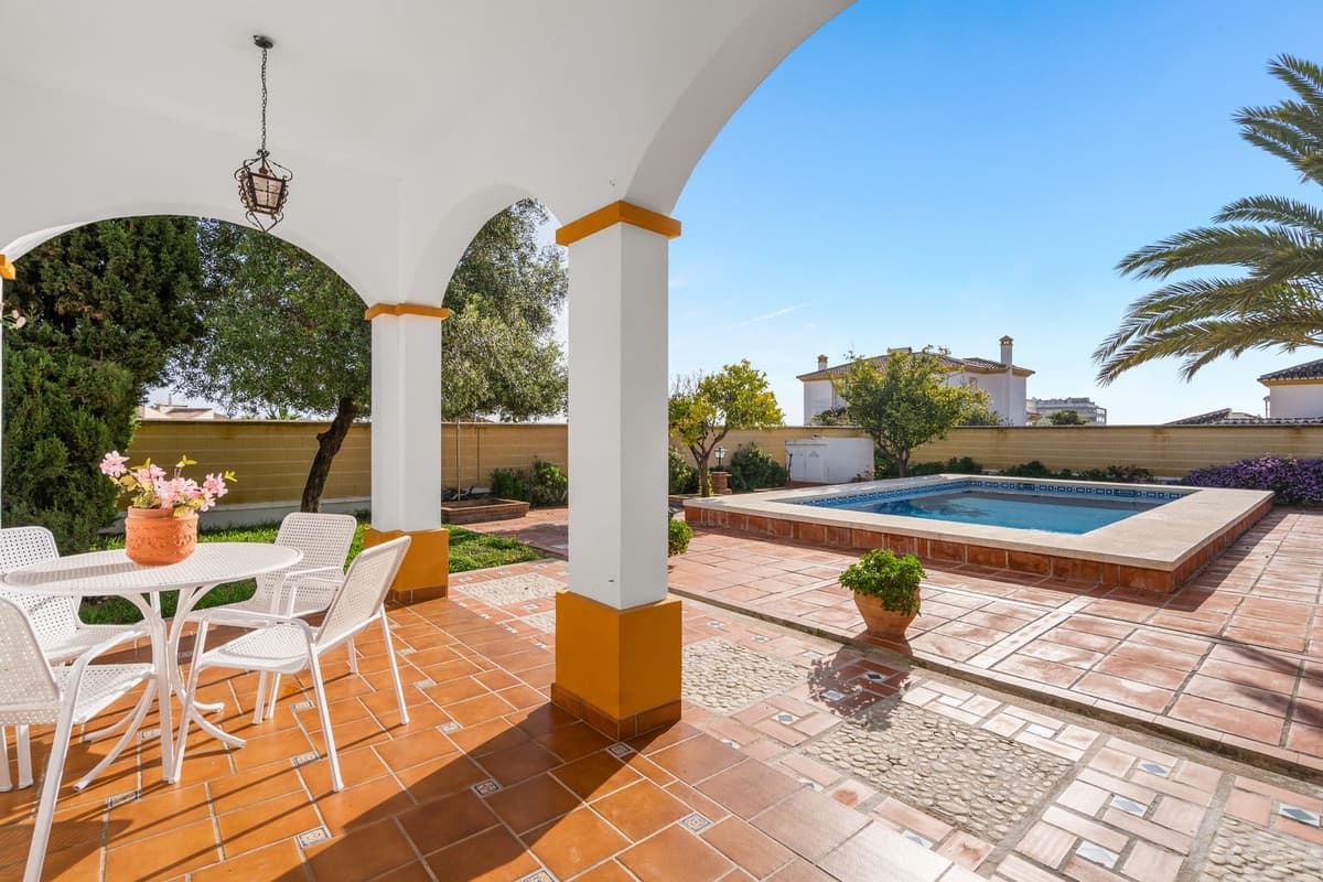 Detached Villa in Arroyo de la Miel — photo 4 of 10
