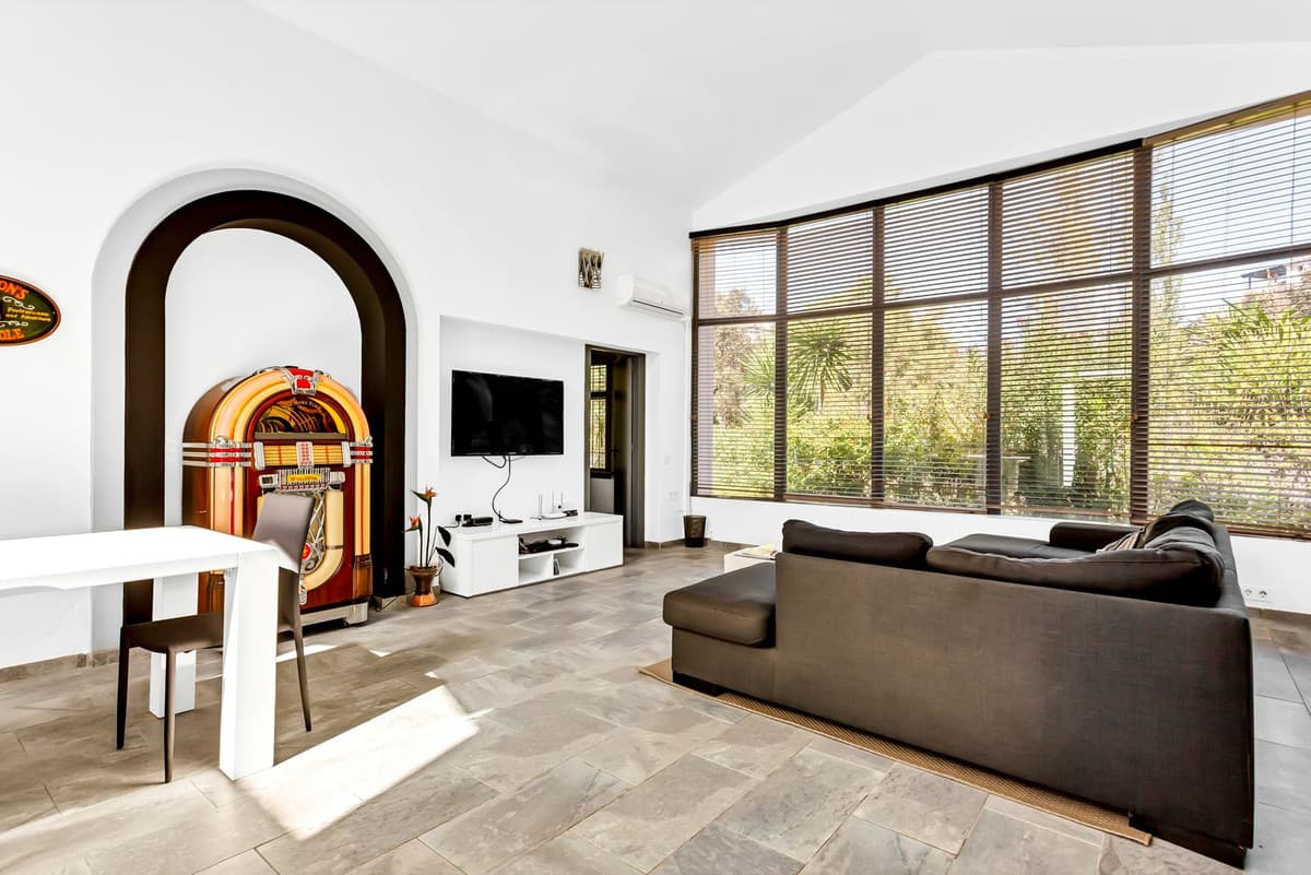 Detached Villa in Elviria — photo 6 of 10