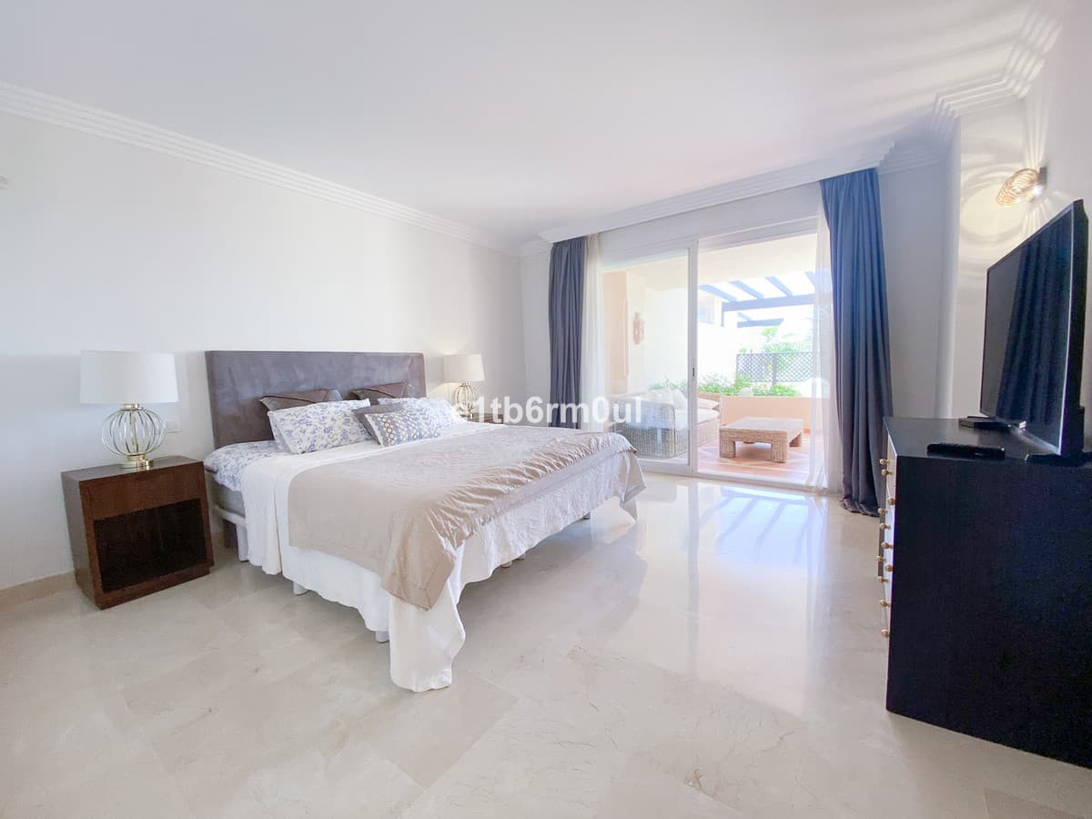 Ground Floor Apartment in Nueva Andalucía — photo 5 of 10